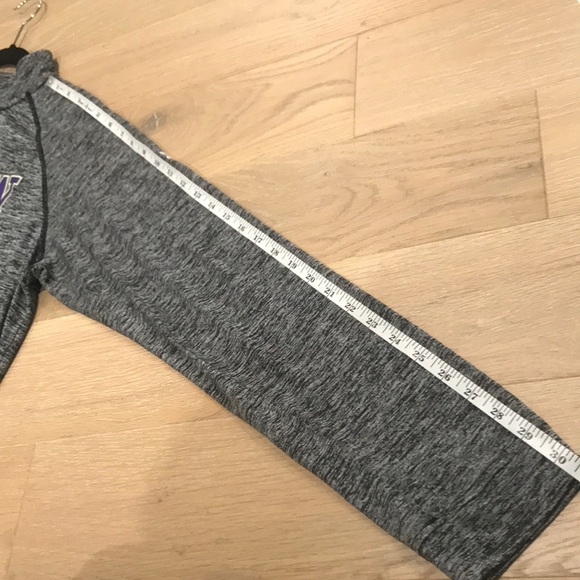 *SOLD* UnderArmour Washington Huskies Heather - Picture 8 of 8